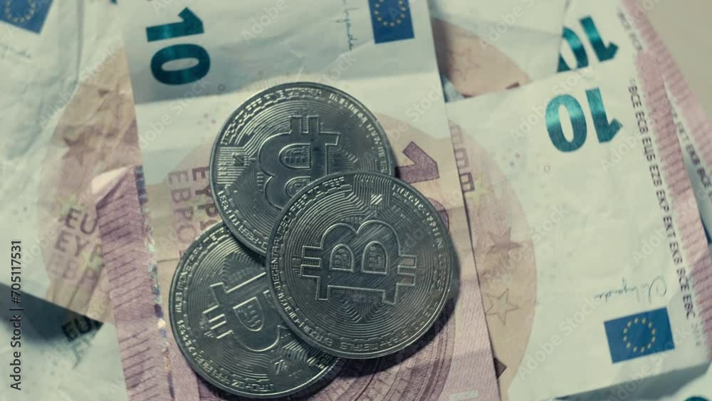 Bitcoin, BTC, euro, argent liquide, crypto monnaie, ETF, argent, trading, actif numérique, finance, devise,  banque, affaires, échange, gain, perte, chart, graphique, pièce, richesse, billet, ordinate