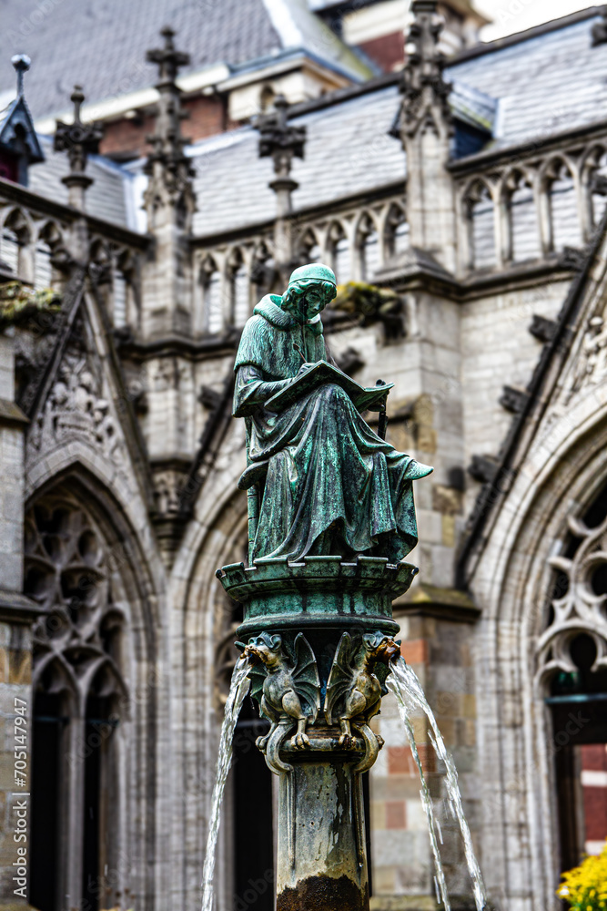 Statue à la cathédrale d'Utrecht, Pays-Bas