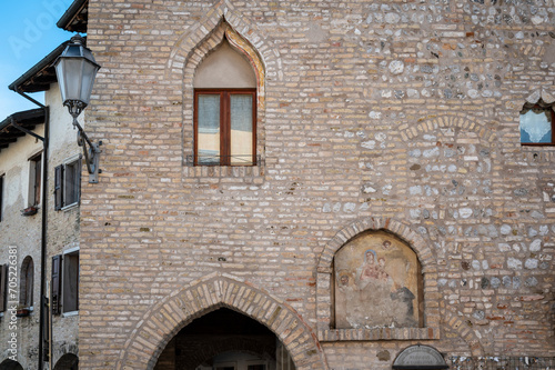  Architecture and art in the ancient fortified village of Valvasone