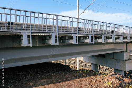 Bridge structures of two-level intersection of multi-track railways
