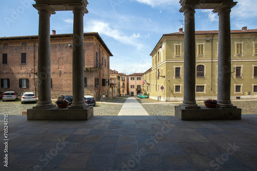 Colonne della Parrocchia di nostra Signora Assunta di Acqui Terme in Provincia di Alessandria in Piemonte, Italia photo