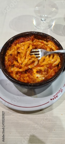 fusilli al tegamino, piatto tipico italiano