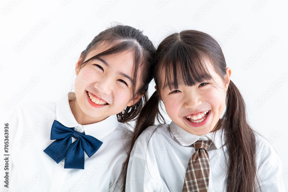 制服を着た笑顔の小学生　Smiling elementary school student