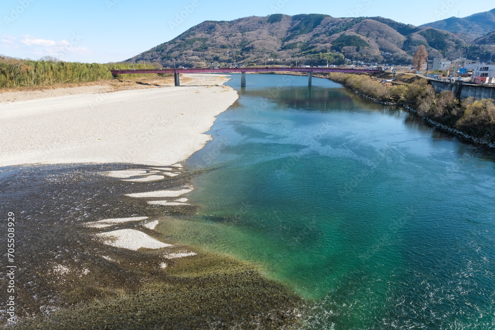 Obraz premium 美馬市を流れる吉野川の清流