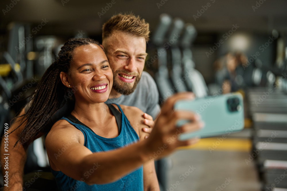 gym sport fitness exercise health woman training phone selfie coach trainer instructor personal photo portrait self posing camera healthy boyfriend girlfriend love