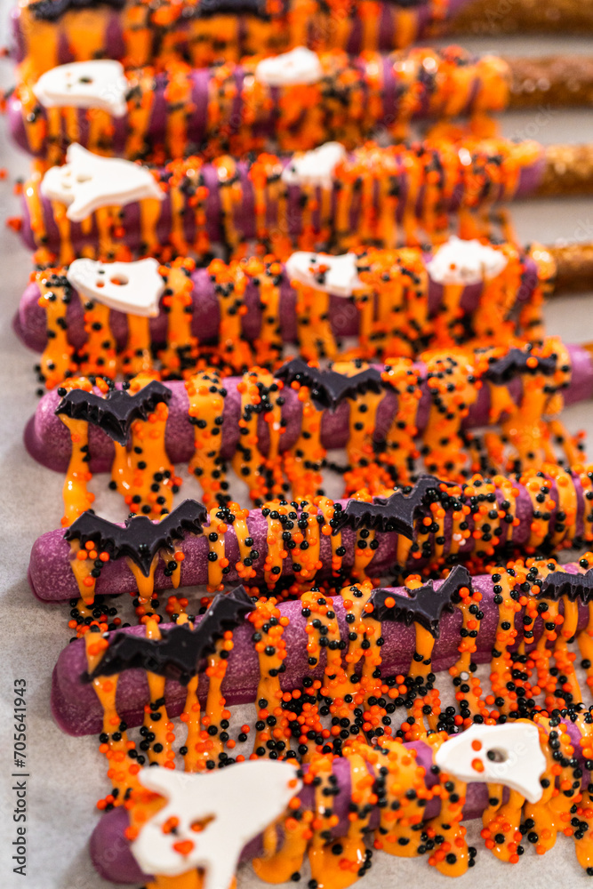 Fototapeta premium Halloween chocolate-covered pretzel rods