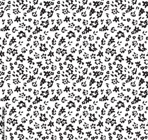 small black and white daisy pattern little flowers