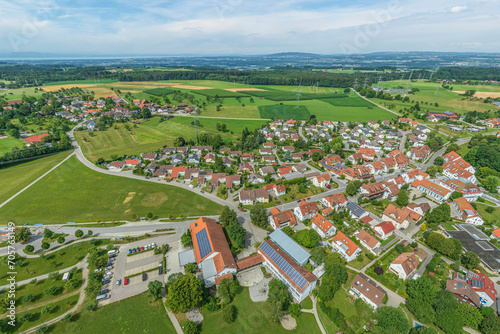 Die Gemeinde Grünkraut in Oberschwaben, Blick nach Südwesten zum Schussental und zum Bodensee