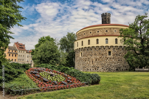 Obraz na płótnie görlitz, deutschland - theaterplatz mit kaisertrutz und blumenuhr w salonie