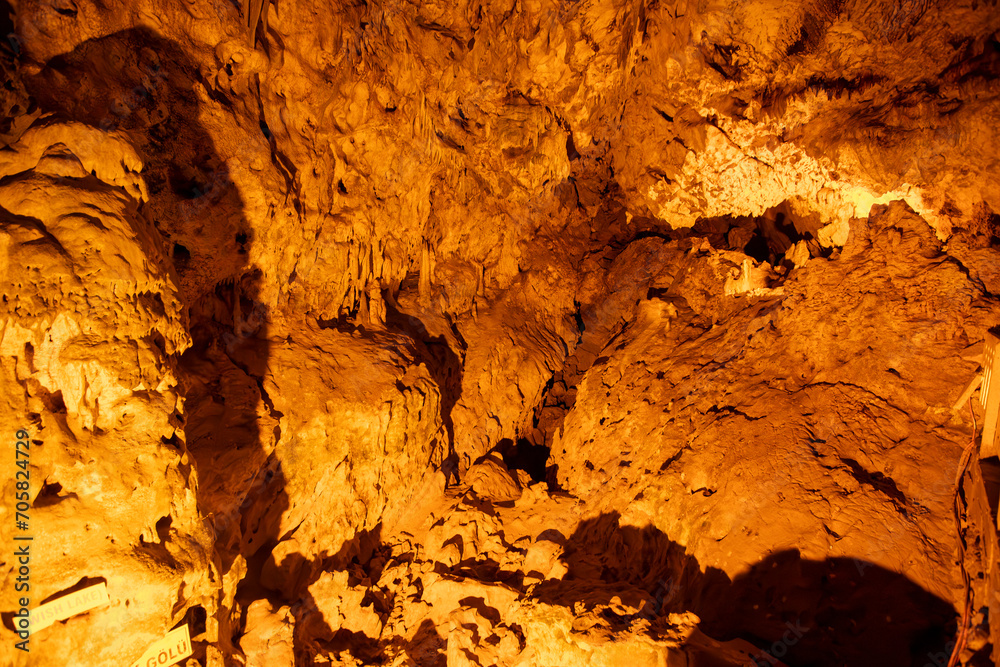 Insuyu Cave. It lies 13 km south-east of Burdur and within the borders of Catalagil village of Burdur. Cool and clean air circulates constantly in the cave.