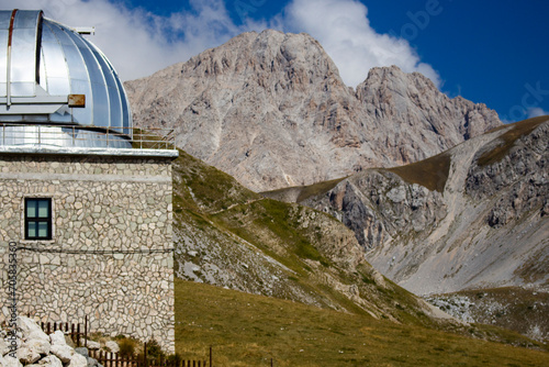 Il Gran Sasso d'Italia è il massiccio montuoso più alto degli Appennini e dell'Italia peninsulare, situato interamente in Abruzzo, nella dorsale più orientale dell'Appennino abruzzese  photo