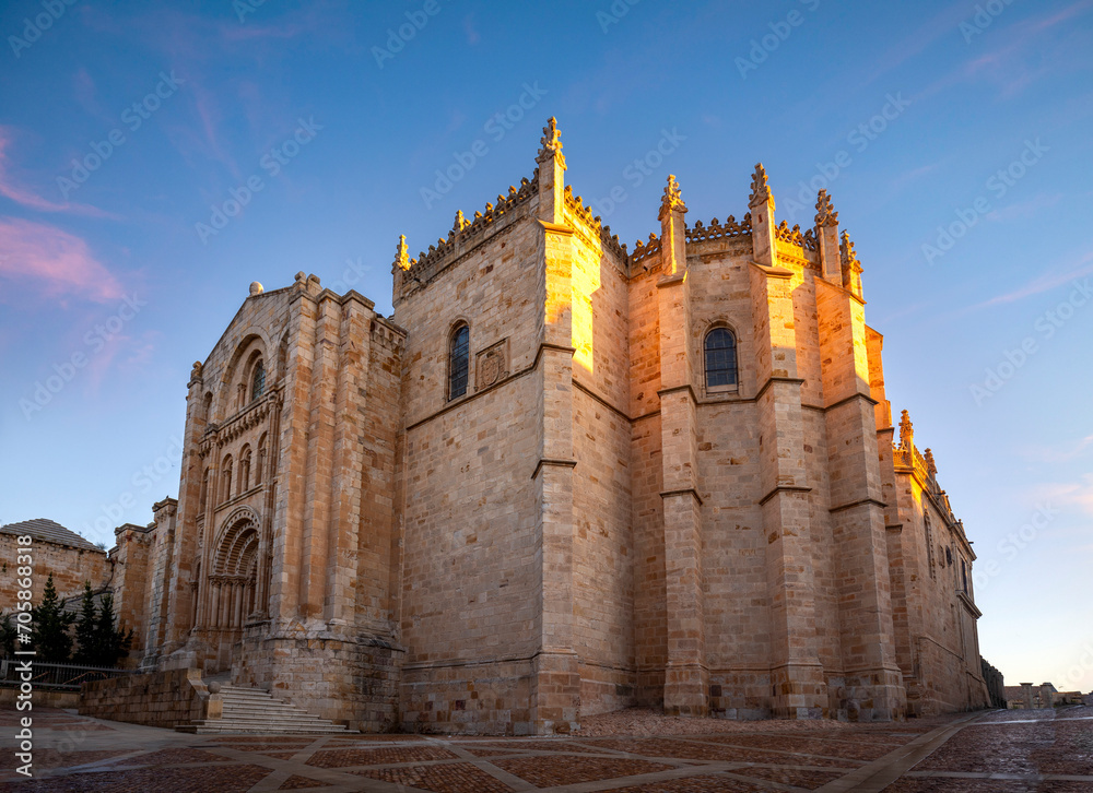 Side view of the Portada el Obispo of the Holy Church Cathedral of the Savior at dawn in Zamora, Castilla y León, Spain Side view of the Portada el Obispo of the Holy Church Cathedral of the Savior at dawn in Zamora, Castilla y León, Spain