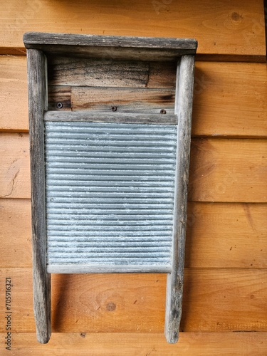 Принти на полотні an old washboard and a bowl are placed on a wooden wall