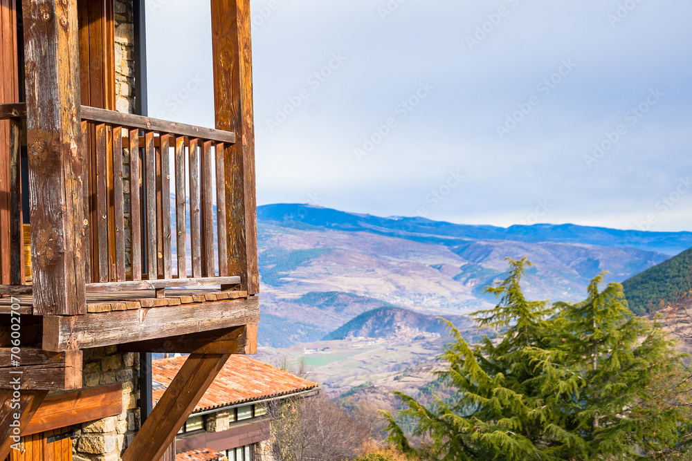 La cara norte de la Serra de Cadí vista desde Estana (Cerdanya, Cataluña, España, Pirineos)