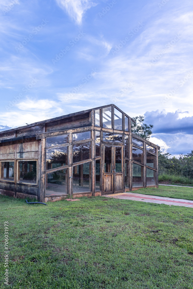 Estufa de plantas em praça pública na cidade de Costa Rica, Estado do Mato Grosso do Sul, Brasil