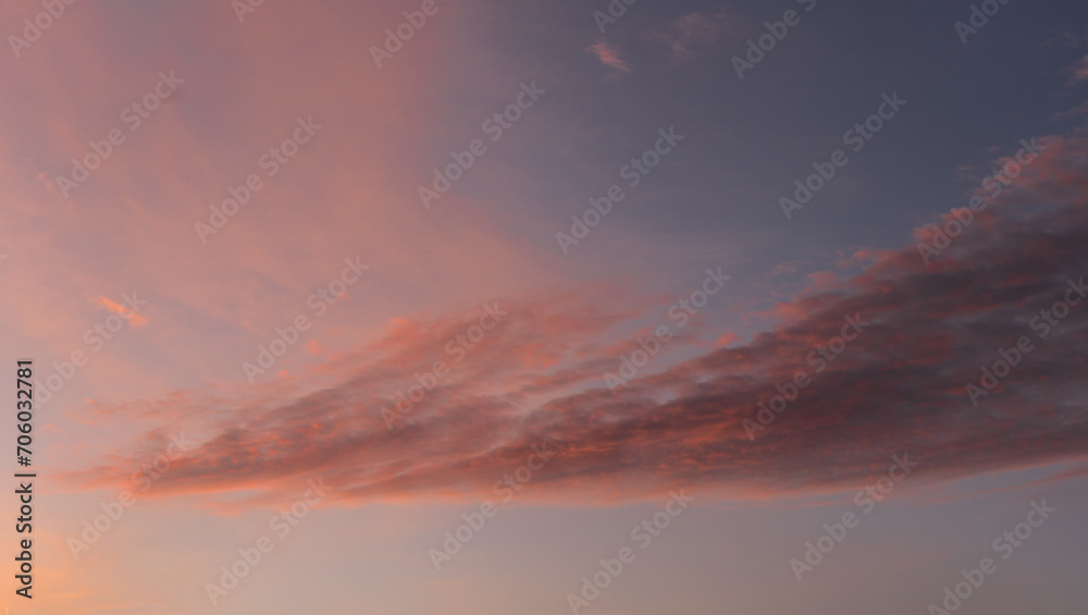 ilustración de un atardecer de cielo colorid en tonos rosas y azules 