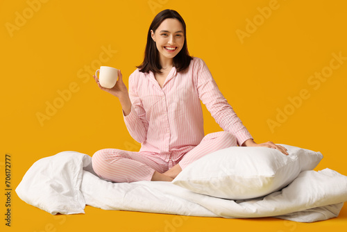 Pretty young woman with bla...