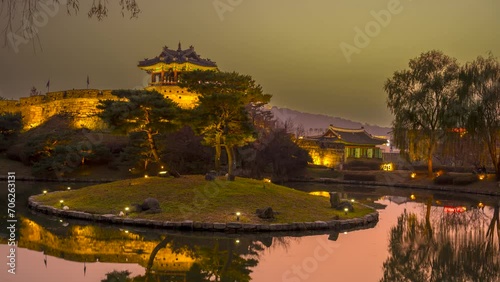 Time lapse, as it gets dark, Dongbuklu and Yongyeon are lit up and it is beautiful.