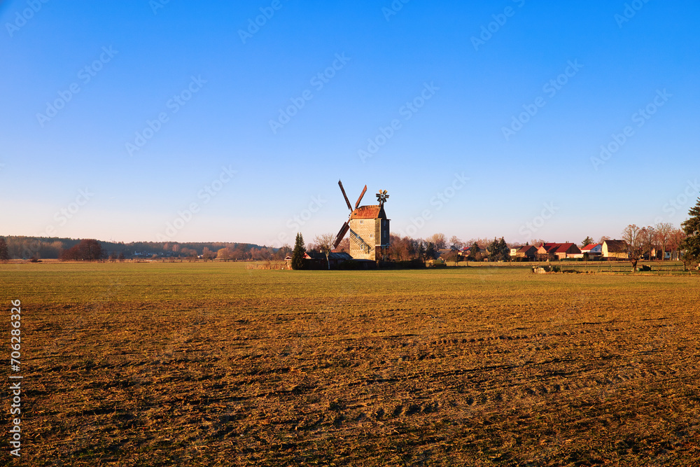 Windmühle - Sonnenuntergang - Abend - Feld - Sunset - Colorful - Field - Clouds - Sky - Sunrise - Sundown - Sun - Corn - Grain - Saalow - Brandenburg - Deutschland - Teltow - Fläming
