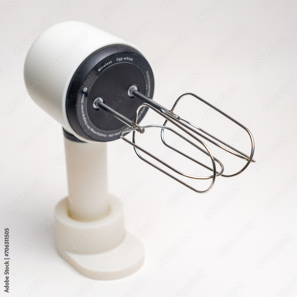 wireless kitchen mixer is lightweight and convenient