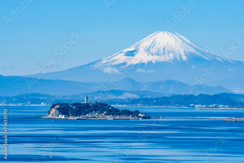 日本神奈川県江ノ島と富士山
