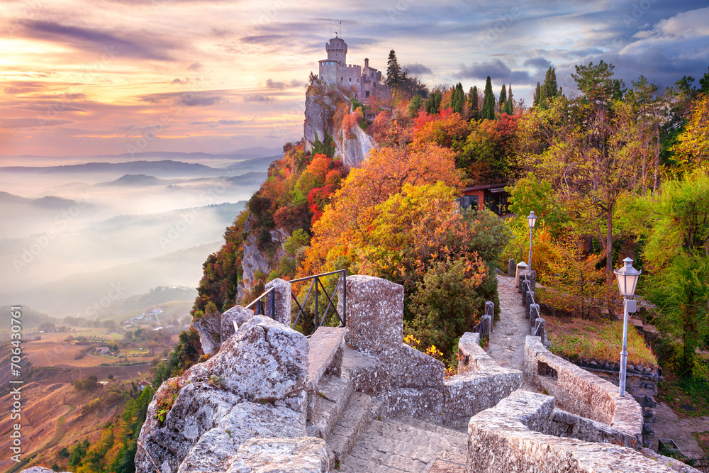 Obraz na płótnie San Marino, Republic of San Marino, Italy. Aerial landscape image of San Marino, Italy at beautiful autumn sunrise. w salonie