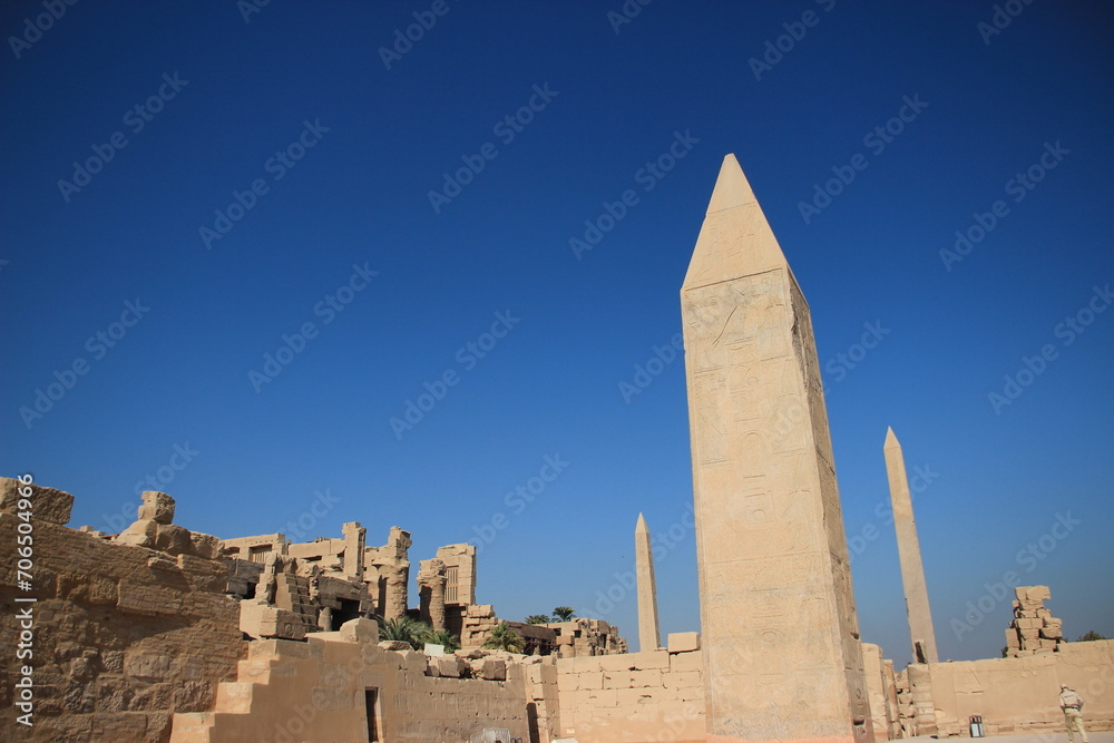 Obelisques sur plusieurs plans ,temple de Karnak , Louksor,Egypte