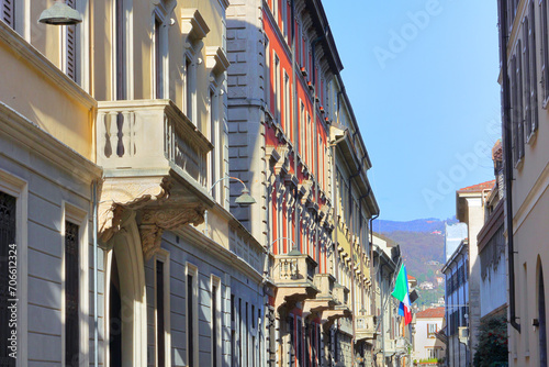 palazzi colorati di como, italia, colorful buildings in como, italy photo