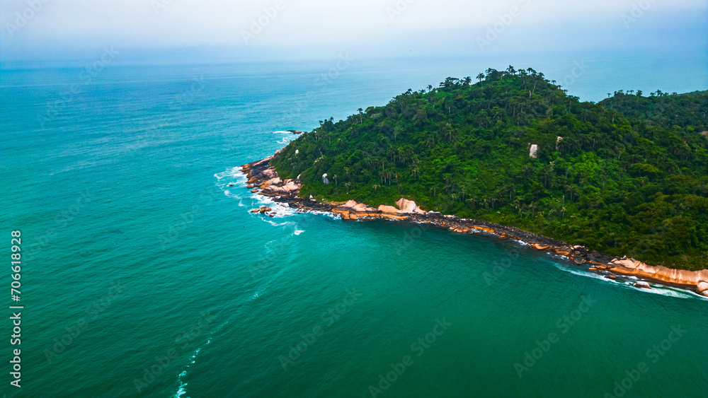 Fototapeta premium Paraíso Tropical Ilha do Campeche Praia SC Paisagem Caribe Água Sul Turismo Atlântico Florianópolis Floripa Santa Catarina Verão Diversão Natureza Ar Livre Oceano Mar Barcos Mergulho Viagem Drone