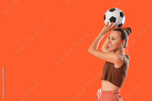 Beautiful young sporty woma...
