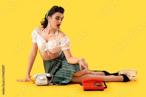 Attractive pin-up woman wit...