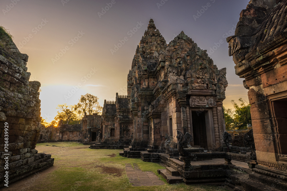 Naklejka premium Phanomrung Historical Park, the old sand stone castle in Burirum province, Thailand