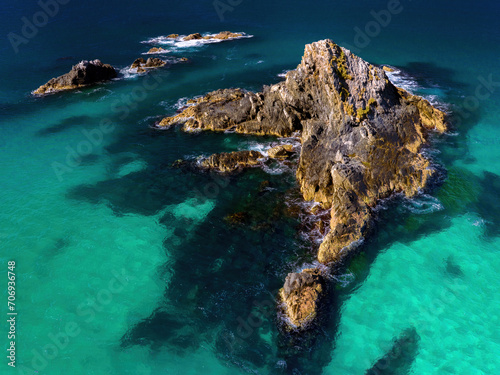 Fototapete Aerial view of Three Sisters, the rock formation in Broken Head, New South Wal
