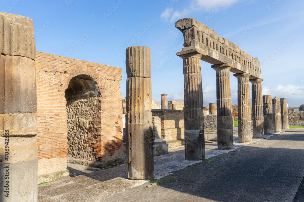 la città antica sepolta di pompei in italia 