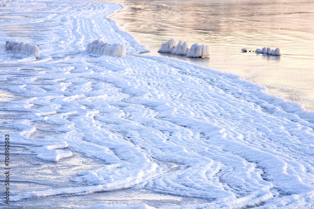 Obraz premium Ice sculptures in the sea. Baltic Sea.