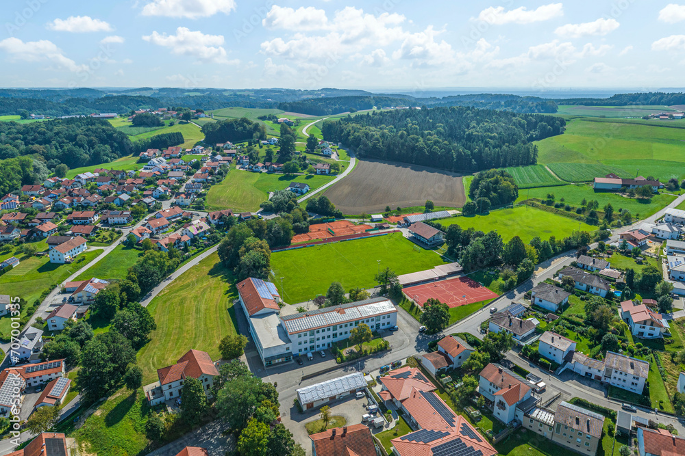 Die Gemeinde Reischach im Landkreis Altötting im Luftbild
