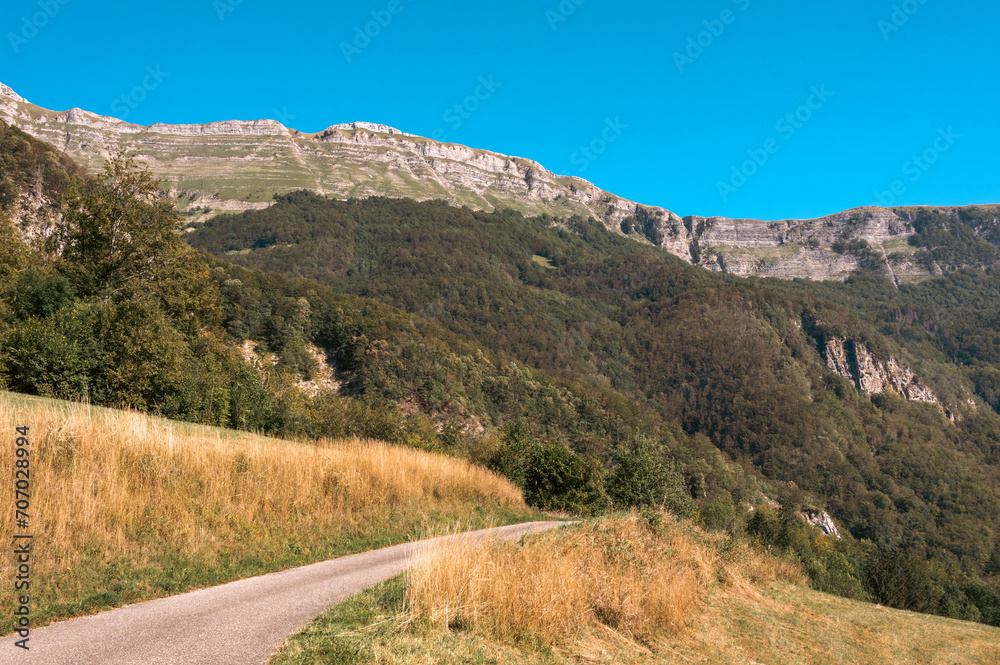 route de la Haute chaîne du Jura