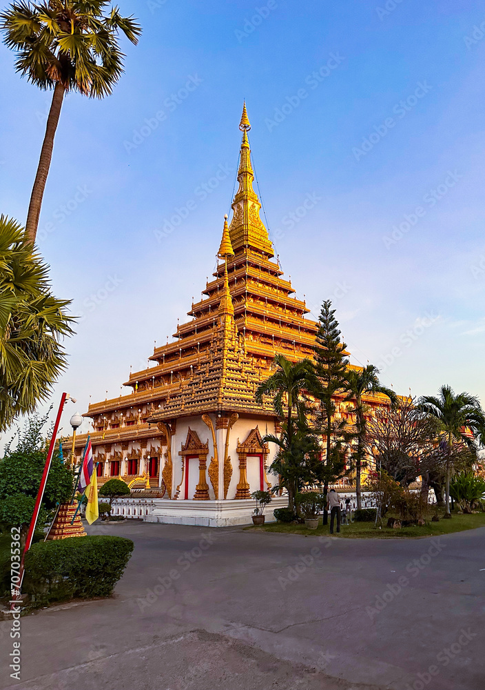 Obraz premium Wat Nong Waeng, also known as Phra Mahathat Kaen Nakhon, in Khon Kaen, Thailand