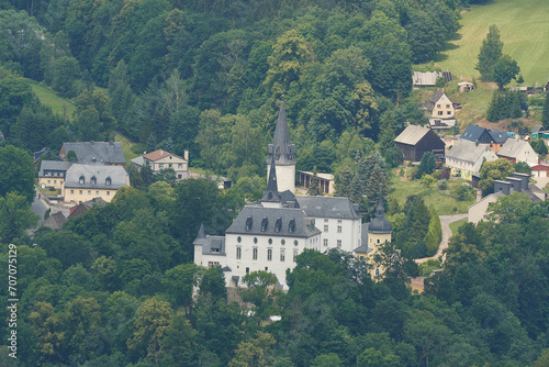 Blick auf Schloss Purschenstein in Neuhausen im Erzgebirge vom Schwartenberg aus 