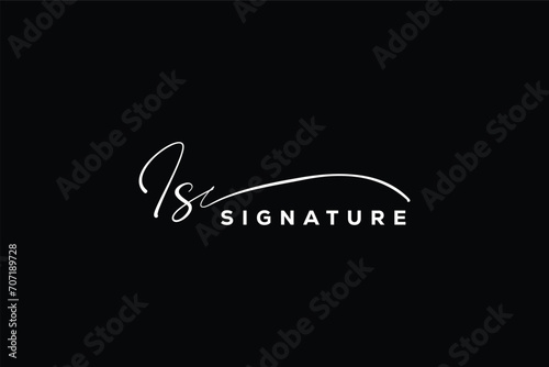 IS initials Handwriting signature logo. IS Hand drawn Calligraphy lettering Vector. IS letter real estate, beauty, photography letter logo design.