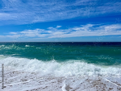 Fresh blue and azure sea  sea horizon background