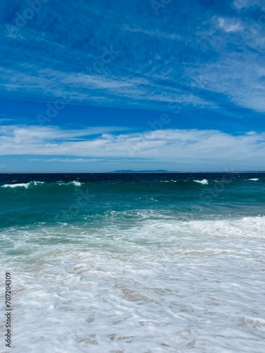 Fototapeta Naklejka Na Ścianę i Meble -  Fresh blue and azure sea, sea horizon background