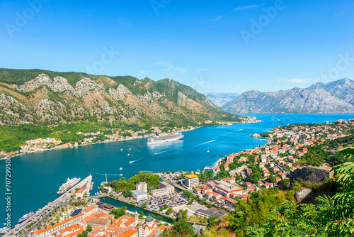 Fototapeta Naklejka Na Ścianę i Meble -  Cruise liner in Kotor