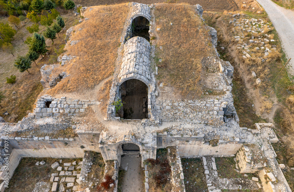 Φωτογραφία Incirhan caravanserai was built by Keykubad Bin Keyhusrev, one of the Anatolian Seljuk Sultans, in (1339-1340)