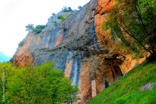 Cuadro en lienzo Interesting view at Grotta di Soffiano from Eremo di Soffiano near Sarnano in th