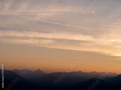 Abendrot im Mostviertel, Ybbstal mit Blick i die Alpen © horstmarka