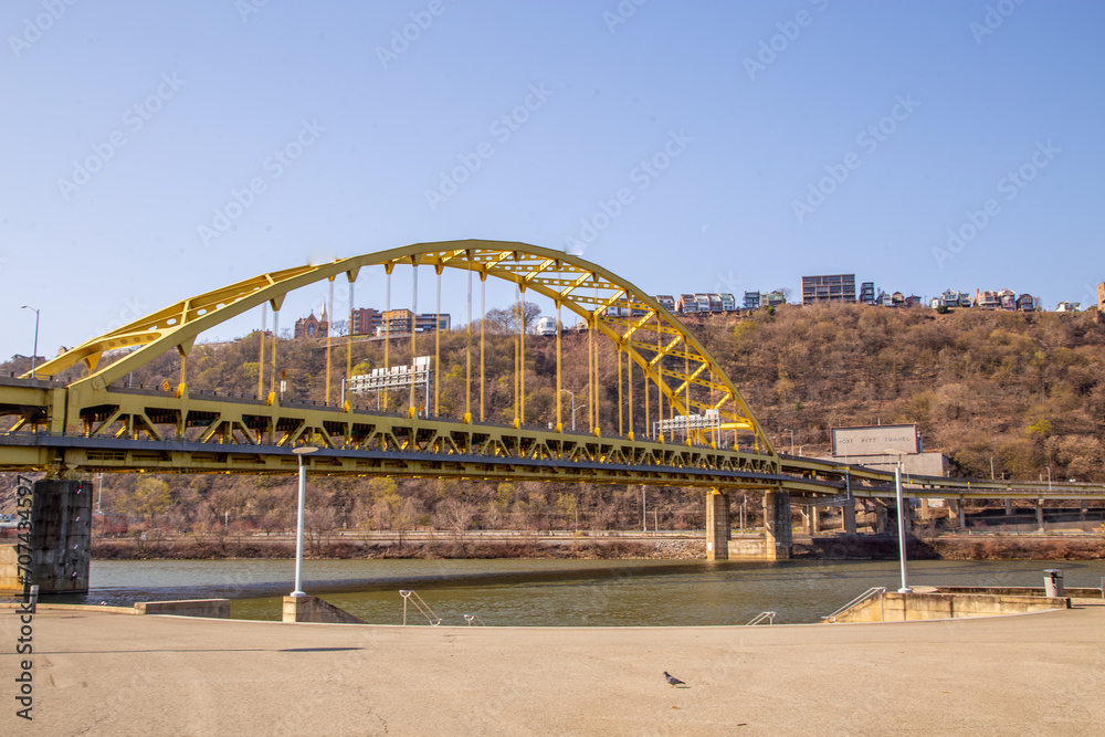 Fototapeta premium Fort Pitt Bridge in Pittsburgh Pennsylvania