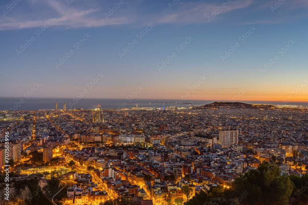 Obraz premium The skyline of Barcelona in Spain after sunset