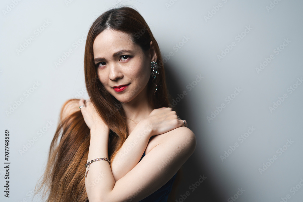 ロングヘアの女性 ロングヘアの女性