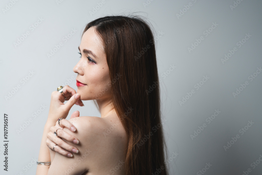 ロングヘアの女性 ロングヘアの女性